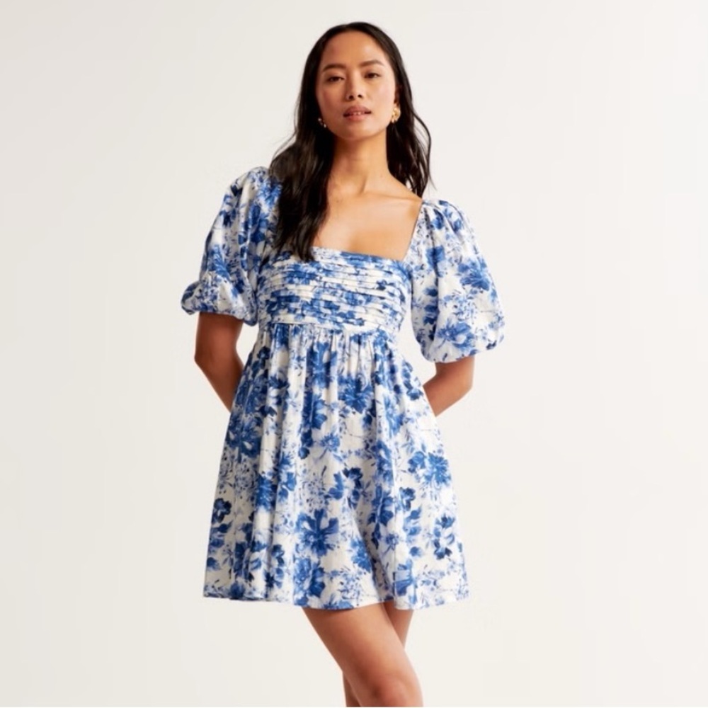 A&F Blue and White Floral Puff Sleeve Dress